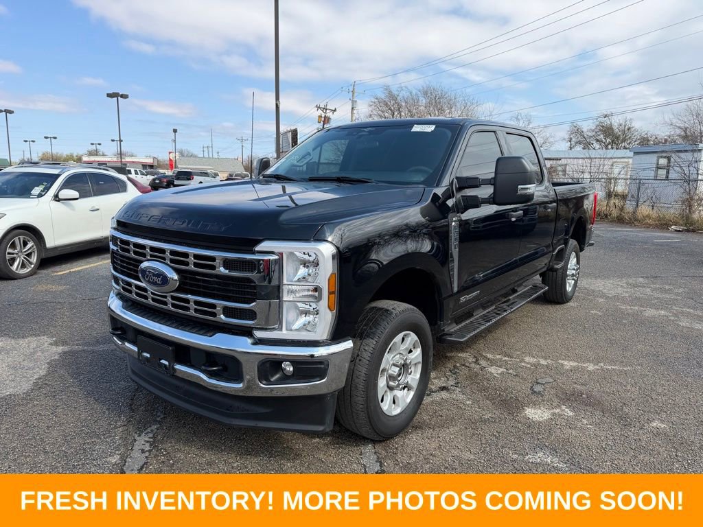 Used 2024 Ford F350 XLT image 3