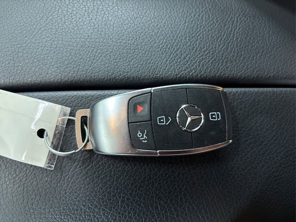 Used 2022 Mercedes-Benz GLC 300 4MATIC image 40