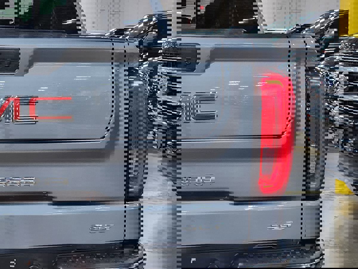 Used 2021 GMC Sierra 1500 SLT image 22