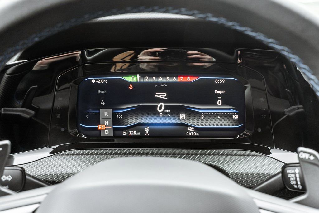 Used 2024 Volkswagen Golf R image 15