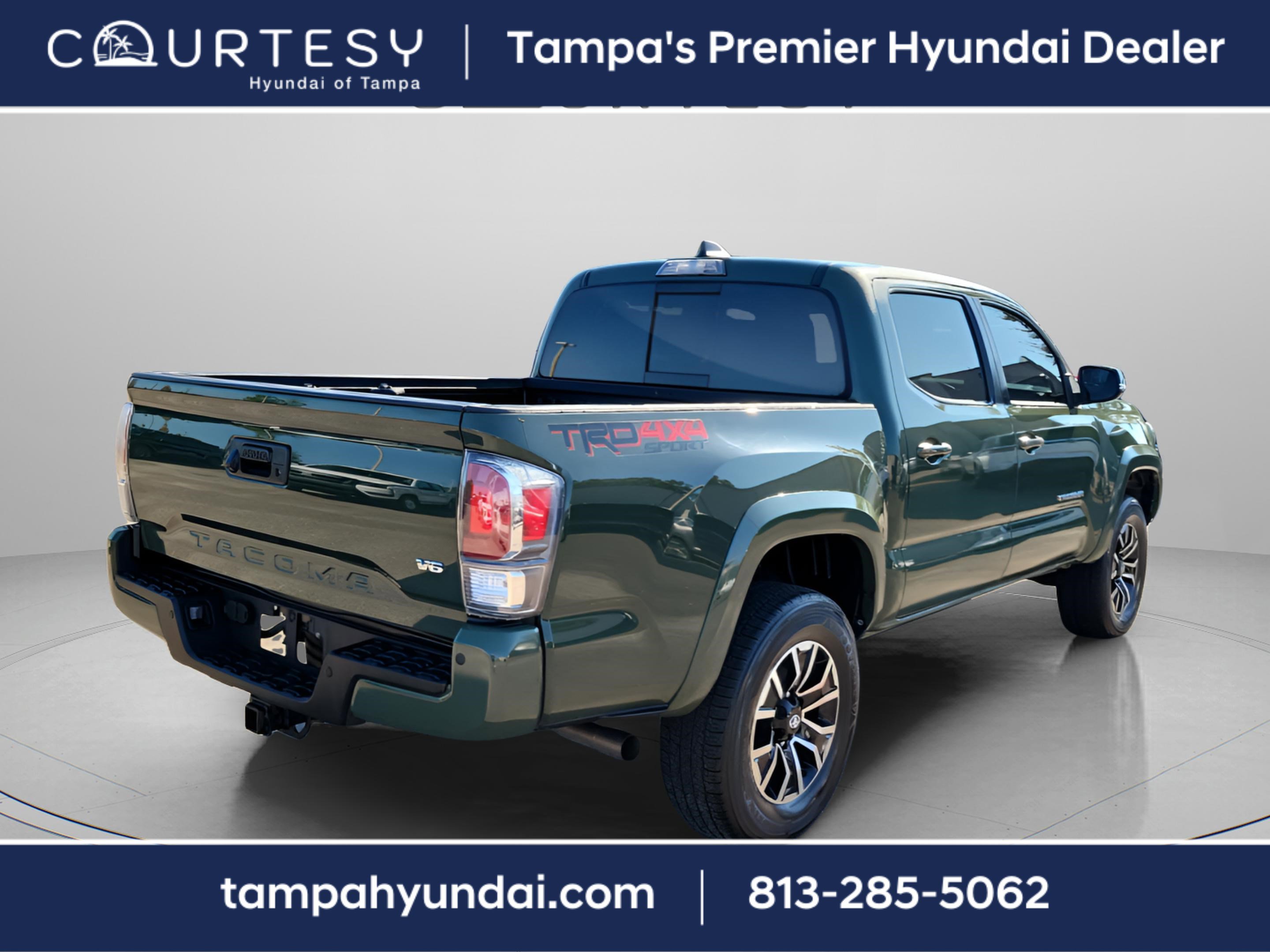 Used 2022 Toyota Tacoma TRD Sport image 3