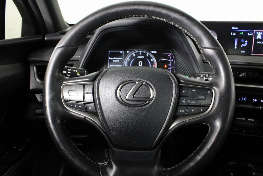 Used 2019 Lexus UX 200 image 24