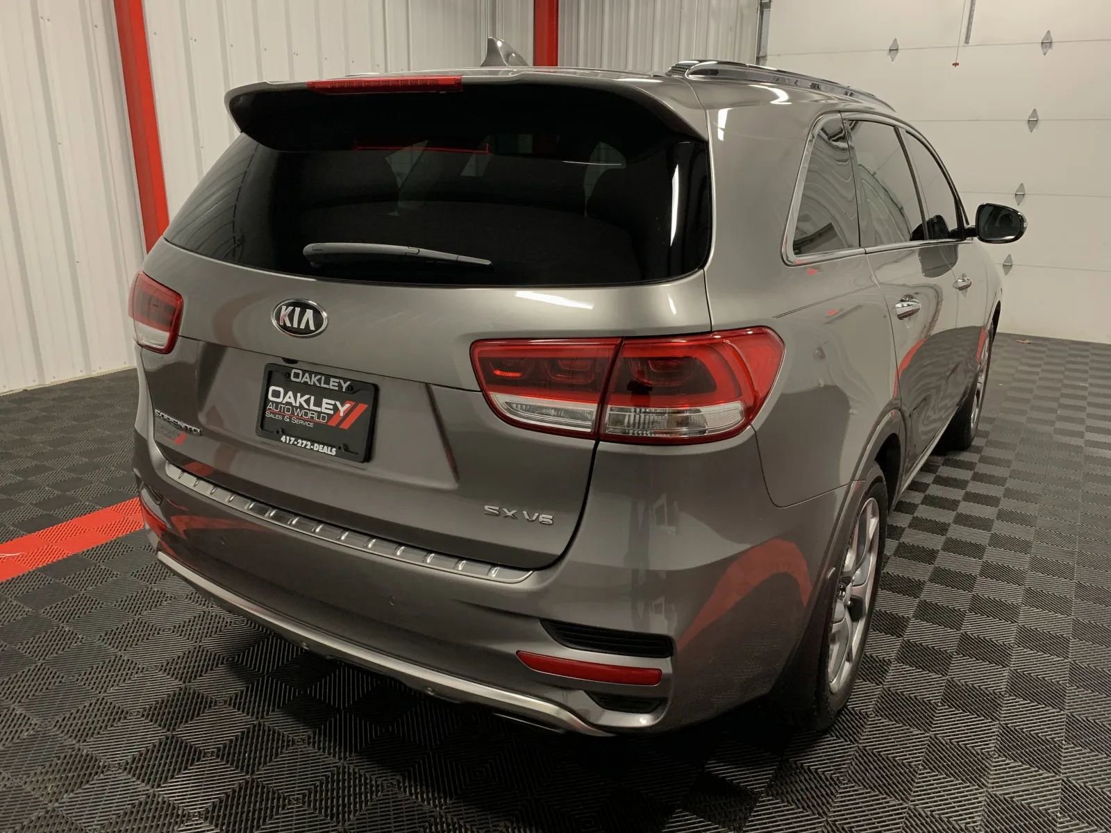Used 2018 Kia Sorento SX image 18