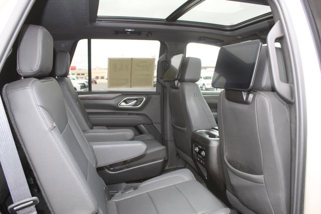 Used 2024 Chevrolet Tahoe Z71 w/ Luxury Package AWD/4WD image 18