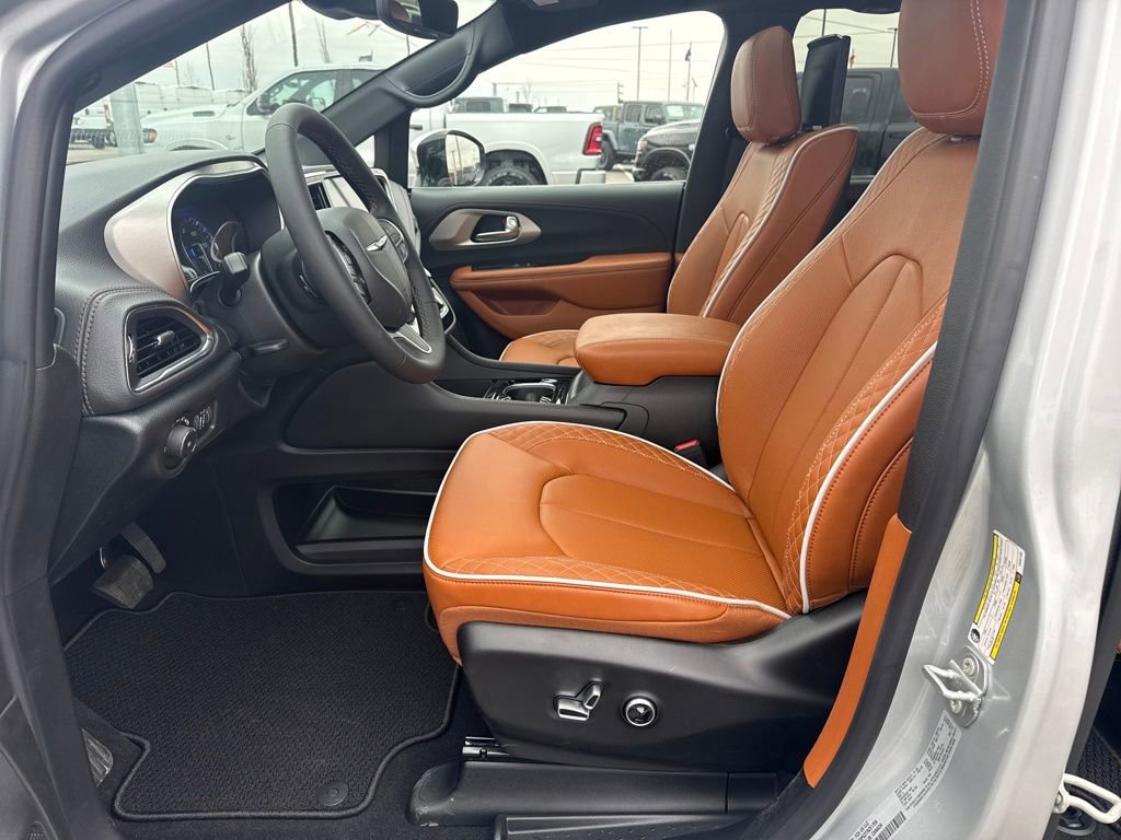 New 2026 Chrysler Pacifica Pinnacle image 26