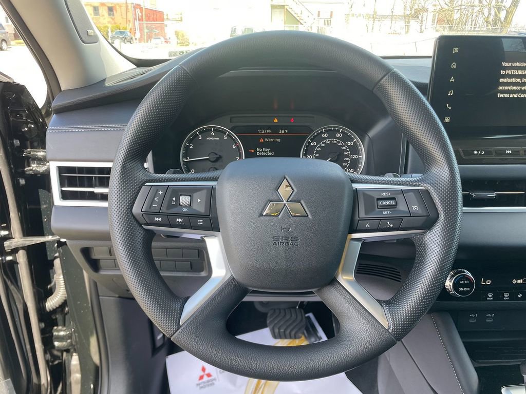 New 2026 Mitsubishi Outlander ES image 15