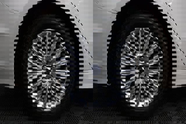 Used 2014 Ford Fusion Energi SE image 5