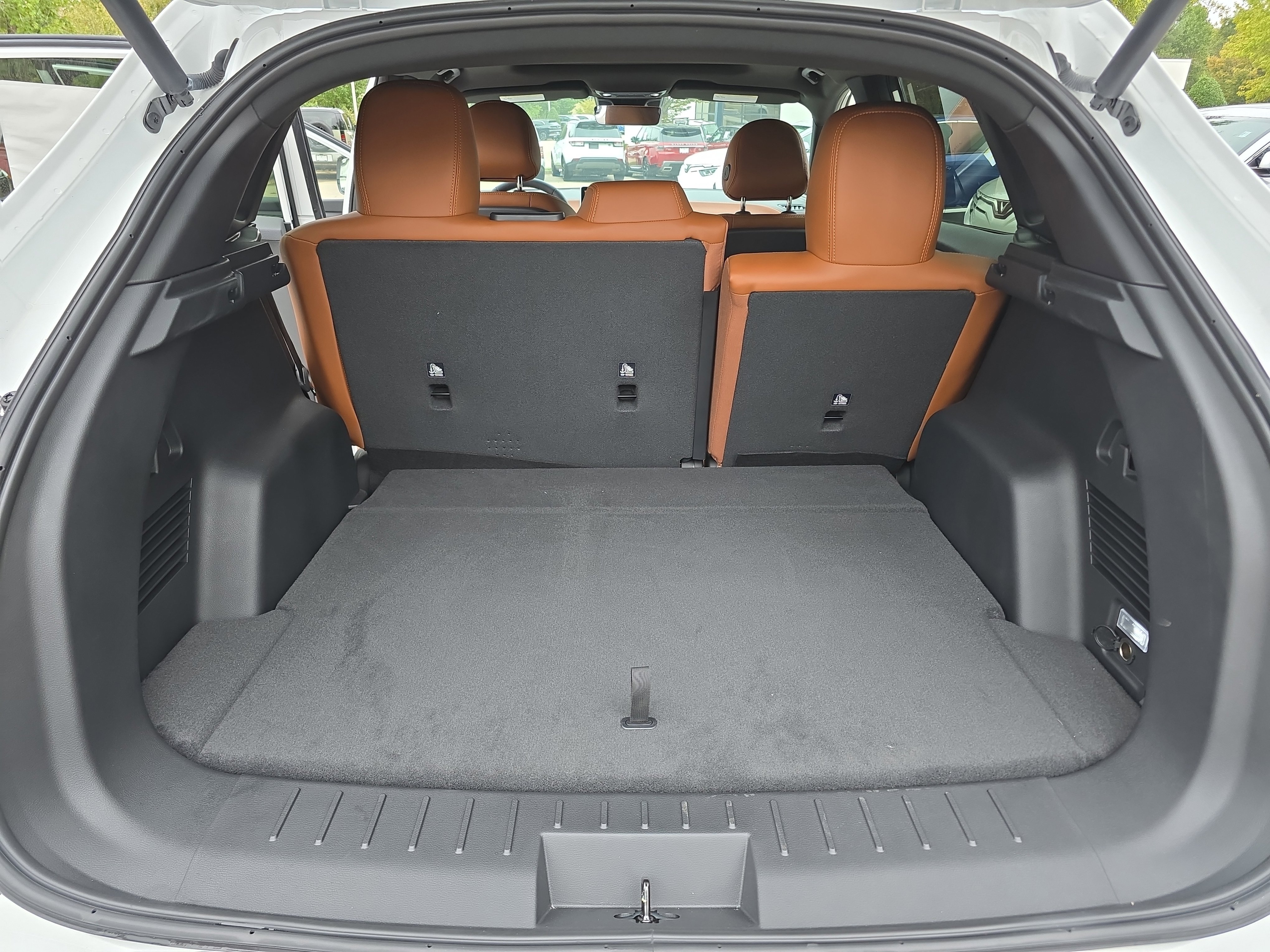New 2025 VinFast VF 8 Plus image 12