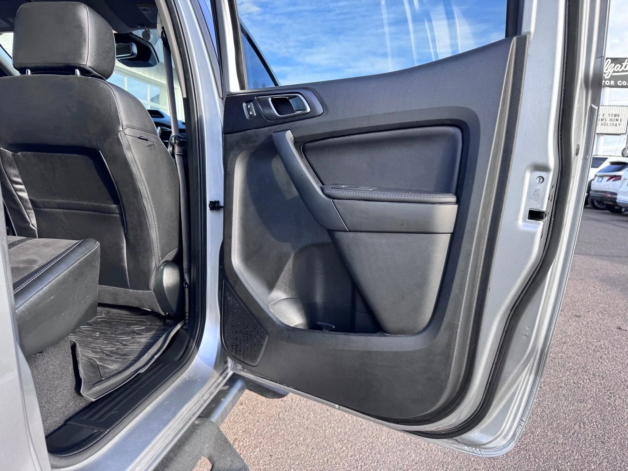 Used 2022 Ford Ranger Lariat w/ Tremor Off-Road Package image 12