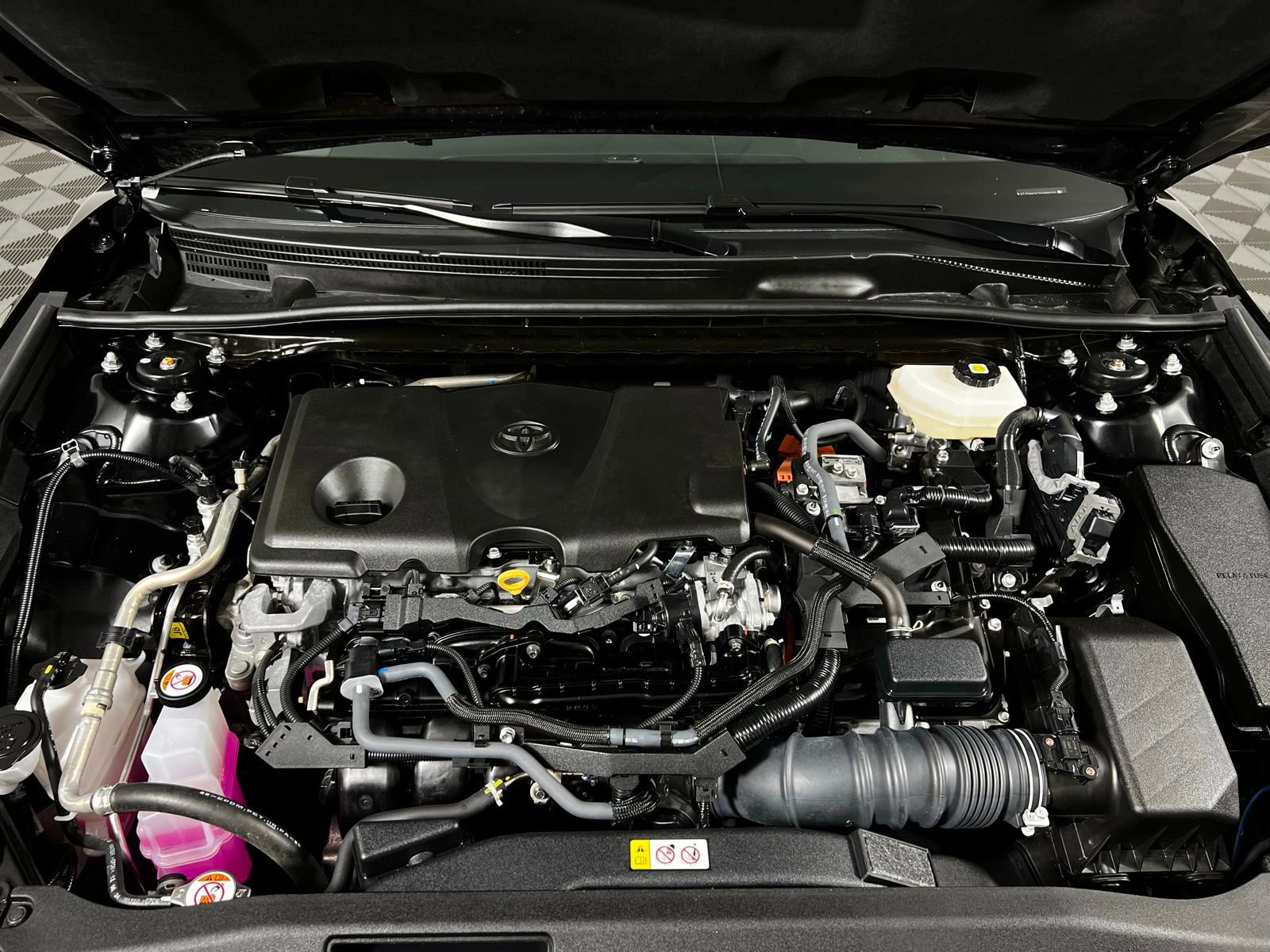 Certified 2025 Toyota Camry LE FWD image 9
