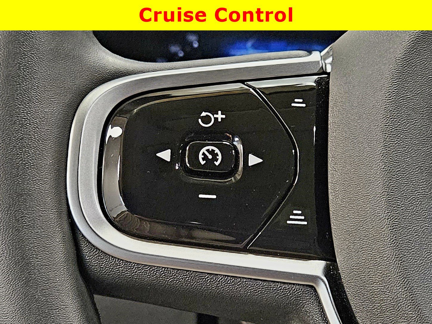 Used 2025 Volvo XC60 T8 Ultra w/ Protection Package Premier image 34