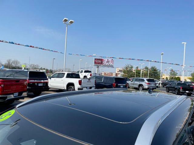 Used 2025 Mitsubishi Outlander SEL image 9