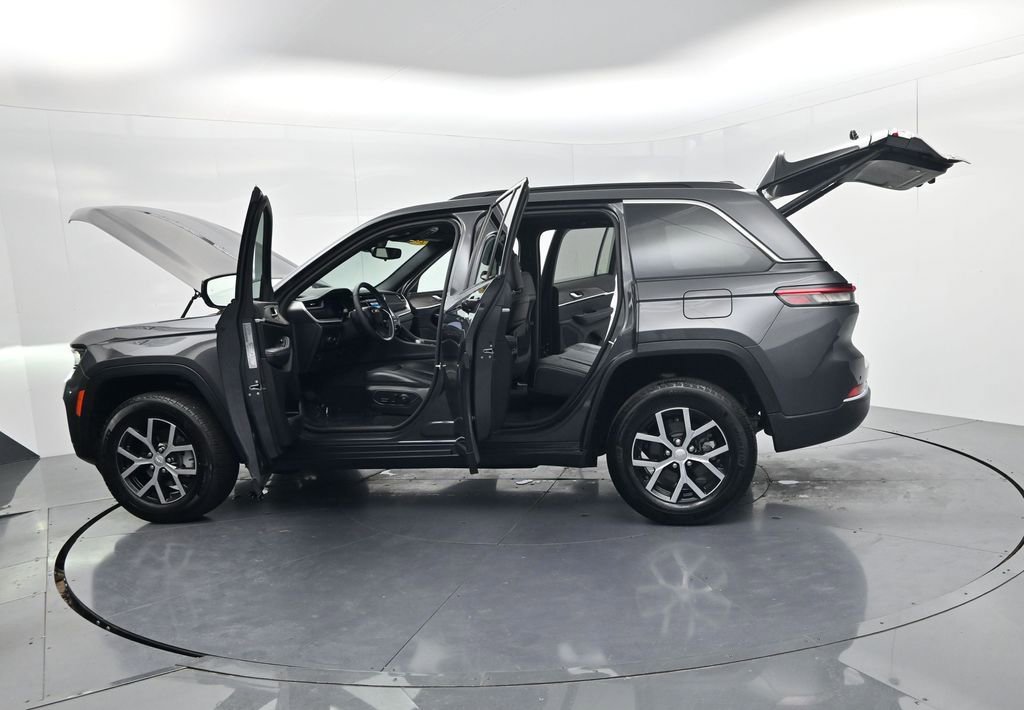 Used 2024 Jeep Grand Cherokee Limited w/ Trailer Tow Package image 76
