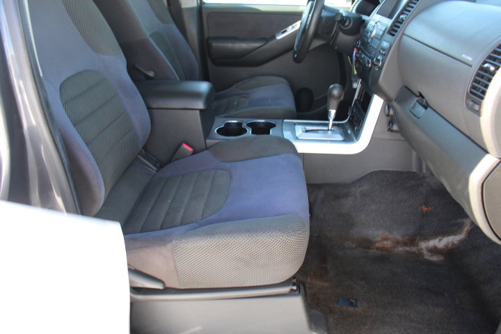 Used 2010 Nissan Pathfinder SE AWD/4WD image 22