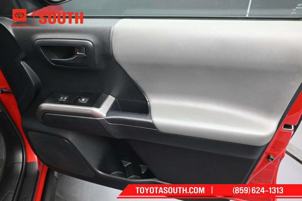 Used 2023 Toyota Tacoma SR5 AWD/4WD image 29
