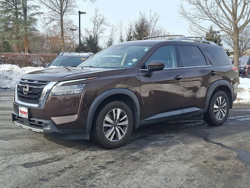 Used 2022 Nissan Pathfinder SL image 3