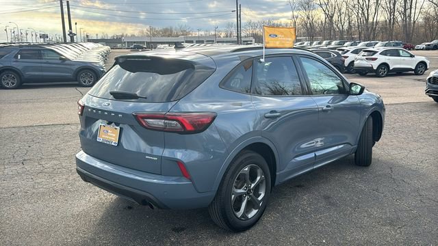 Certified 2024 Ford Escape ST-Line w/ Tech Pack #1 image 4
