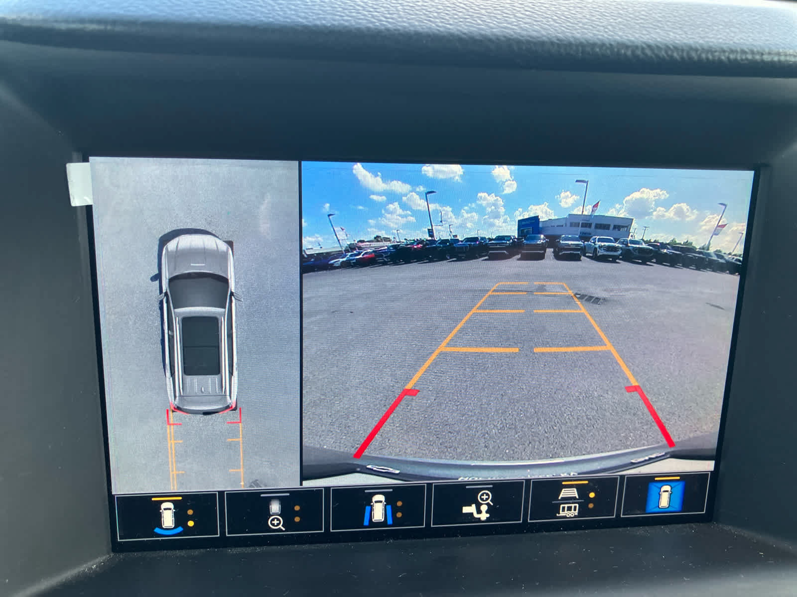 Used 2024 GMC Terrain SLT w/ Tech Package FWD image 26