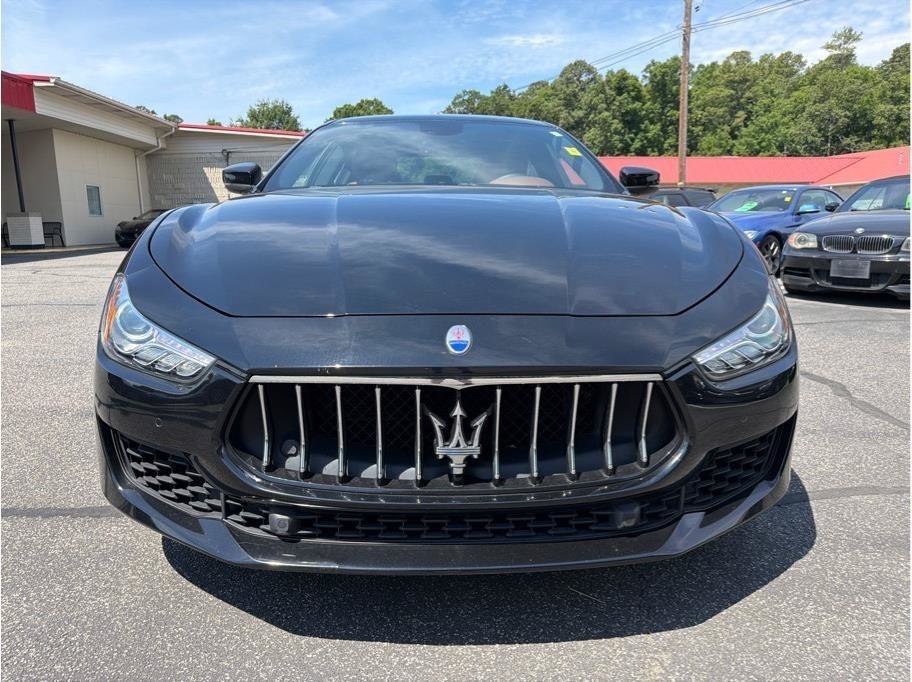Used 2018 Maserati Ghibli RWD image 2
