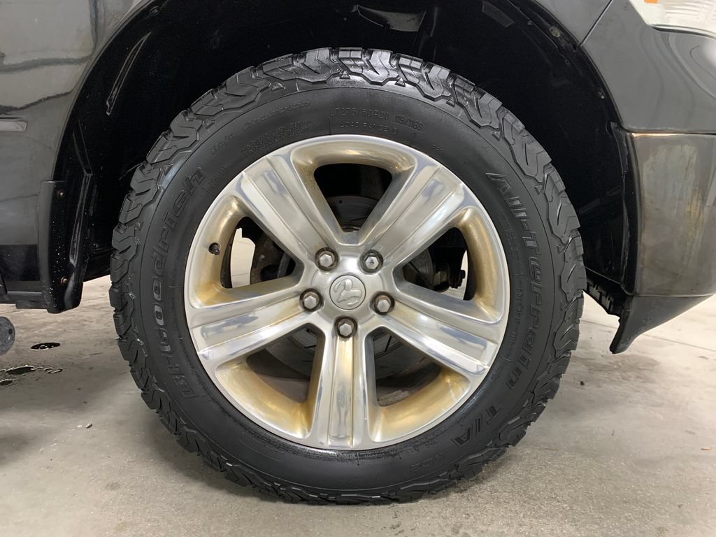 Used 2019 RAM 1500 Classic SLT w/ SLT Plus D←cor Group AWD/4WD image 13