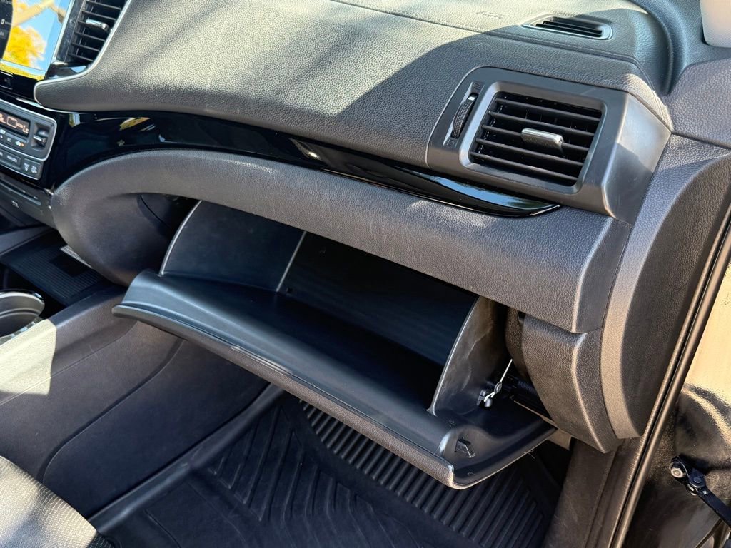 Used 2020 Honda Pilot Elite image 22