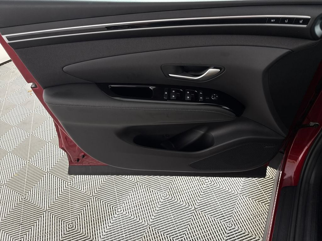 Certified 2024 Hyundai Tucson Limited FWD image 12