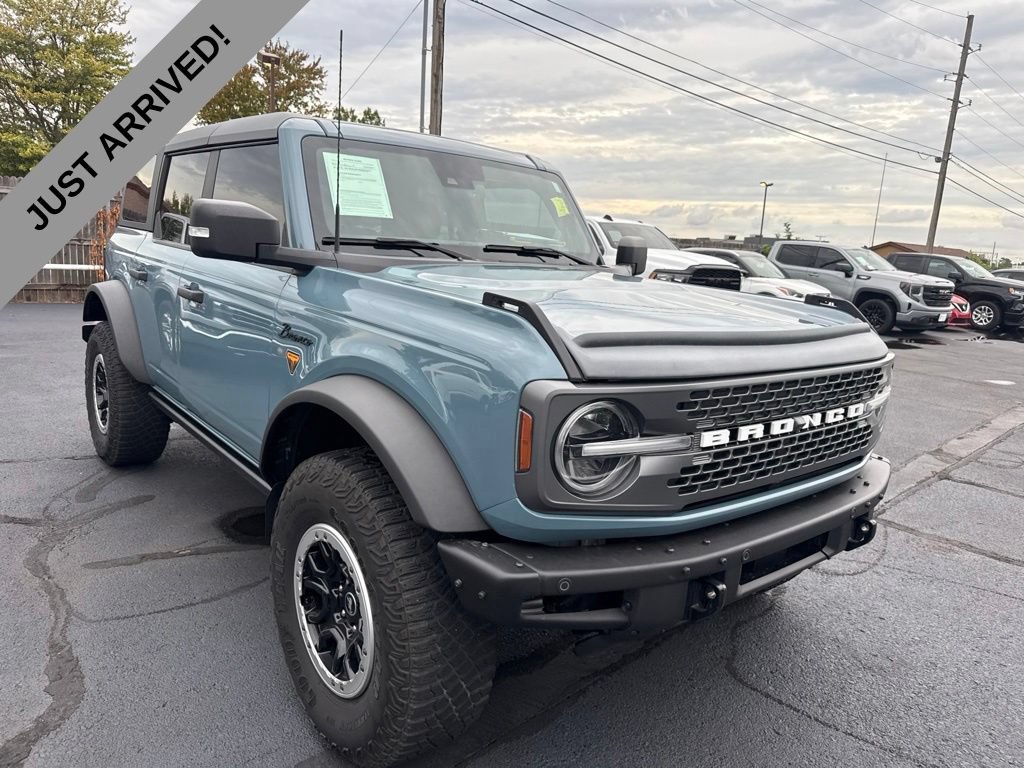 Used 2022 Ford Bronco Badlands w/ Sasquatch Package AWD/4WD image 3