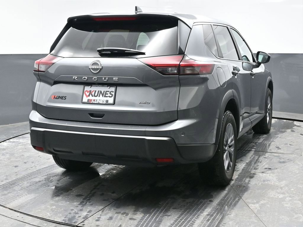Used 2024 Nissan Rogue S image 12