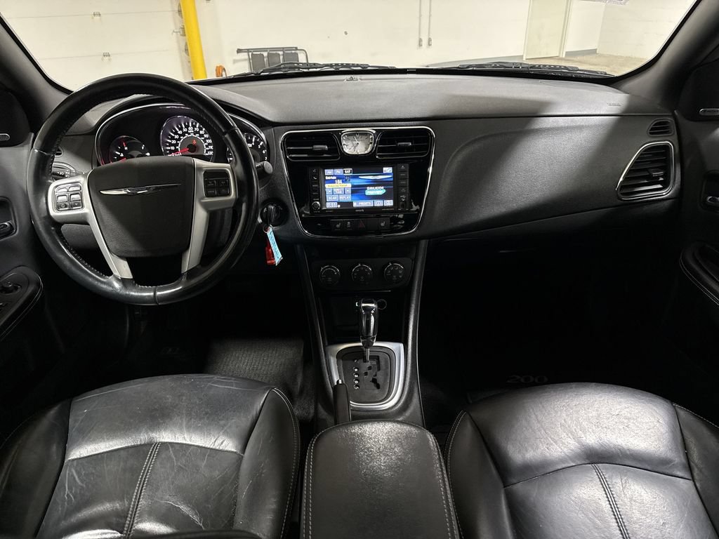Used 2014 Chrysler 200 Limited w/ Sun/Sound Group FWD image 10