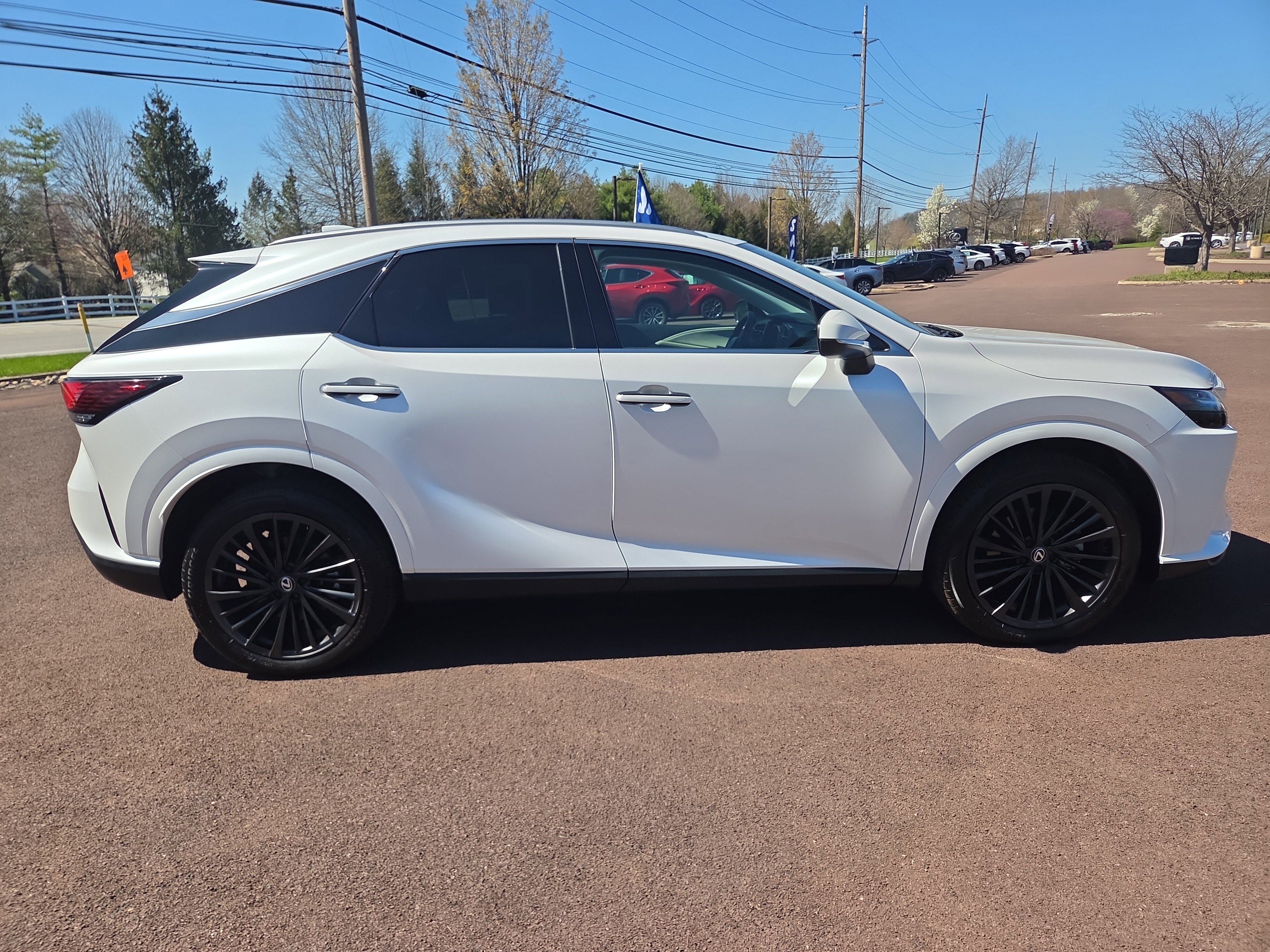 Used 2024 Lexus RX 350 Premium w/ Accessory Package (Z1) image 2