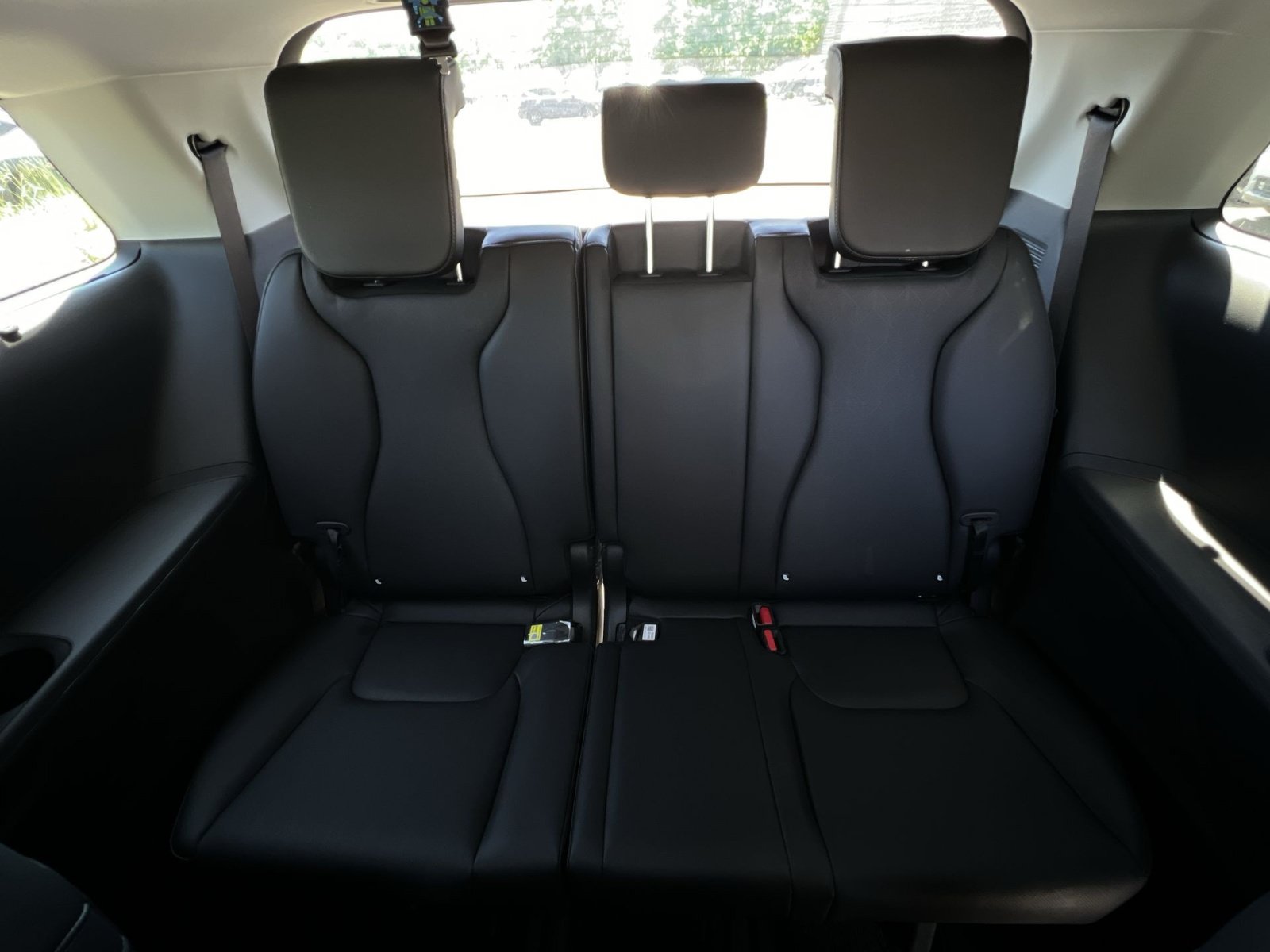 New 2026 Kia Carnival SX w/ SX Dark Edition Package FWD image 34