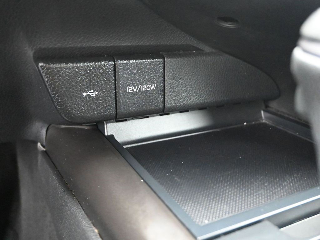 Used 2024 Toyota Camry SE image 14