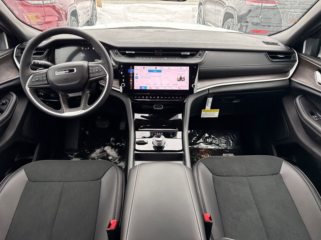 New 2026 Jeep Grand Cherokee Altitude image 12