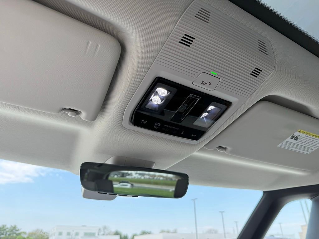 Used 2025 Volkswagen ID. Buzz 1st Edition AWD/4WD image 21