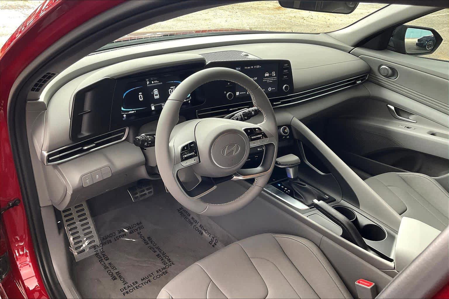Certified 2025 Hyundai Elantra Sport image 18