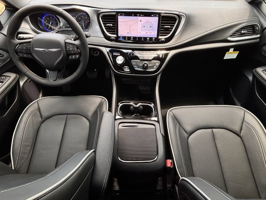 New 2025 Chrysler Pacifica Limited w/ Uconnect Theater Family Group image 8