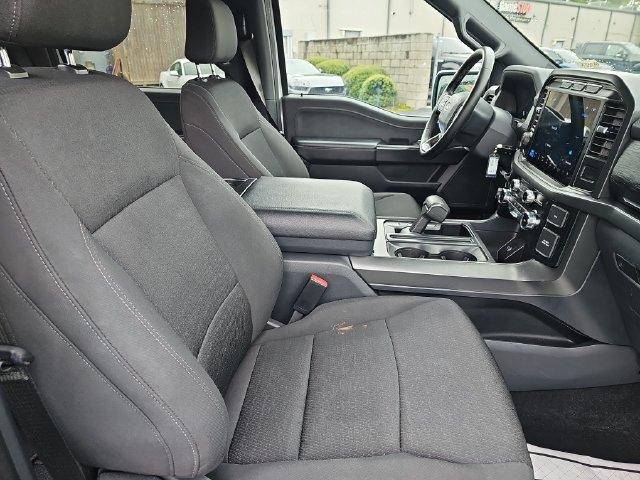 Used 2024 Ford F150 XLT w/ XLT Black Appearance Package RWD image 12