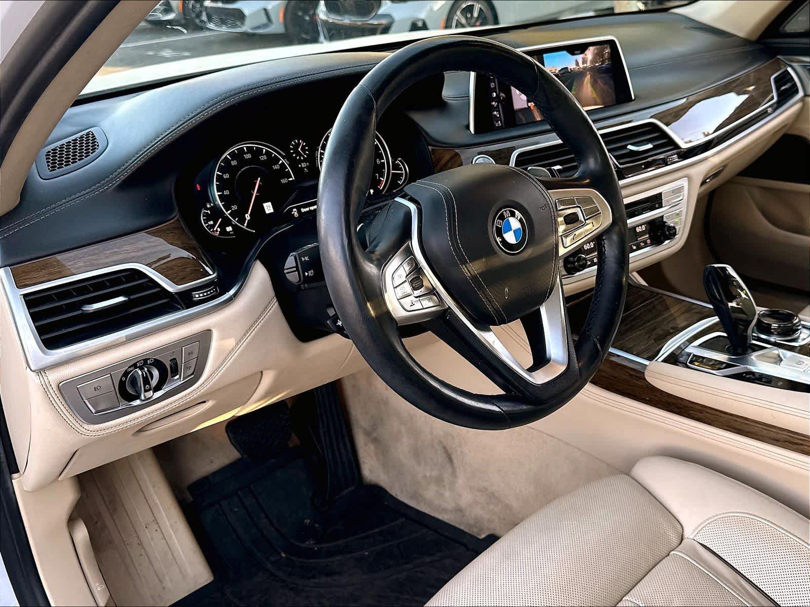 Used 2016 BMW 740i RWD image 17