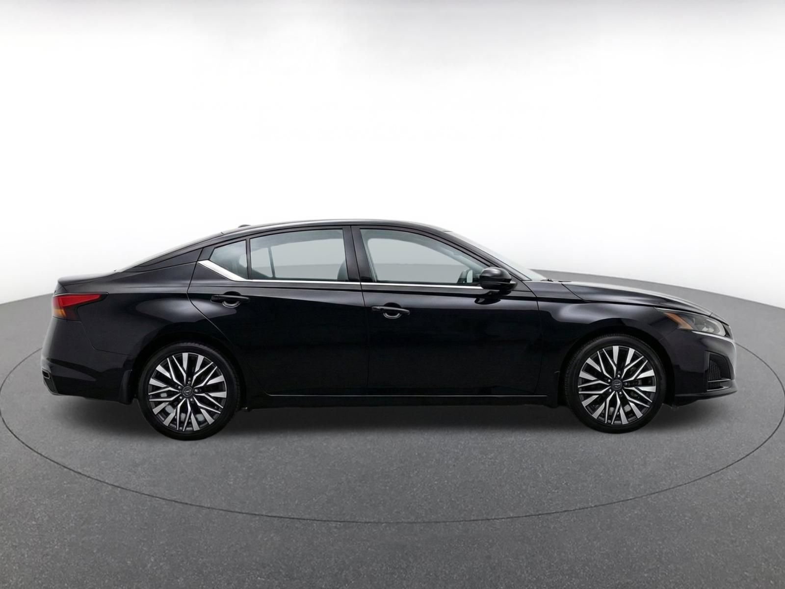 Used 2026 Nissan Altima 2.5 SV FWD image 13