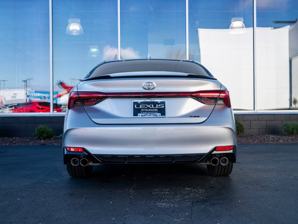 Used 2019 Toyota Avalon XSE image 5