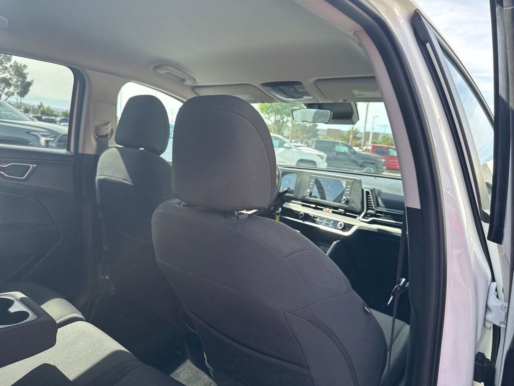 Used 2023 Kia Sportage LX FWD image 21