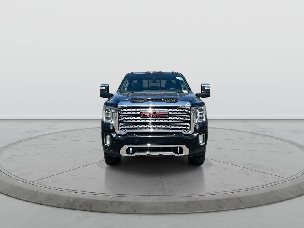 Used 2023 GMC Sierra 2500 Denali w/ Denali Black Diamond Edition AWD/4WD image 3