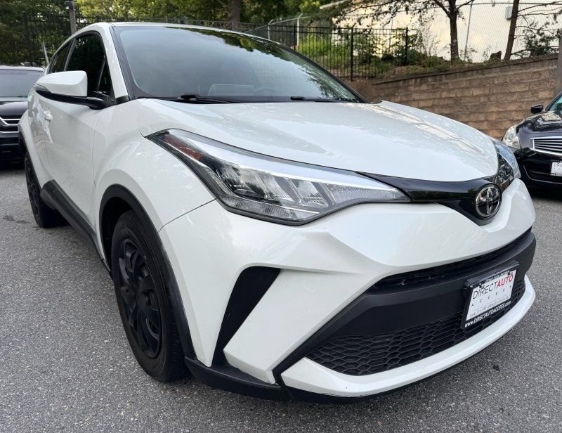 Used 2021 Toyota C-HR LE FWD image 1