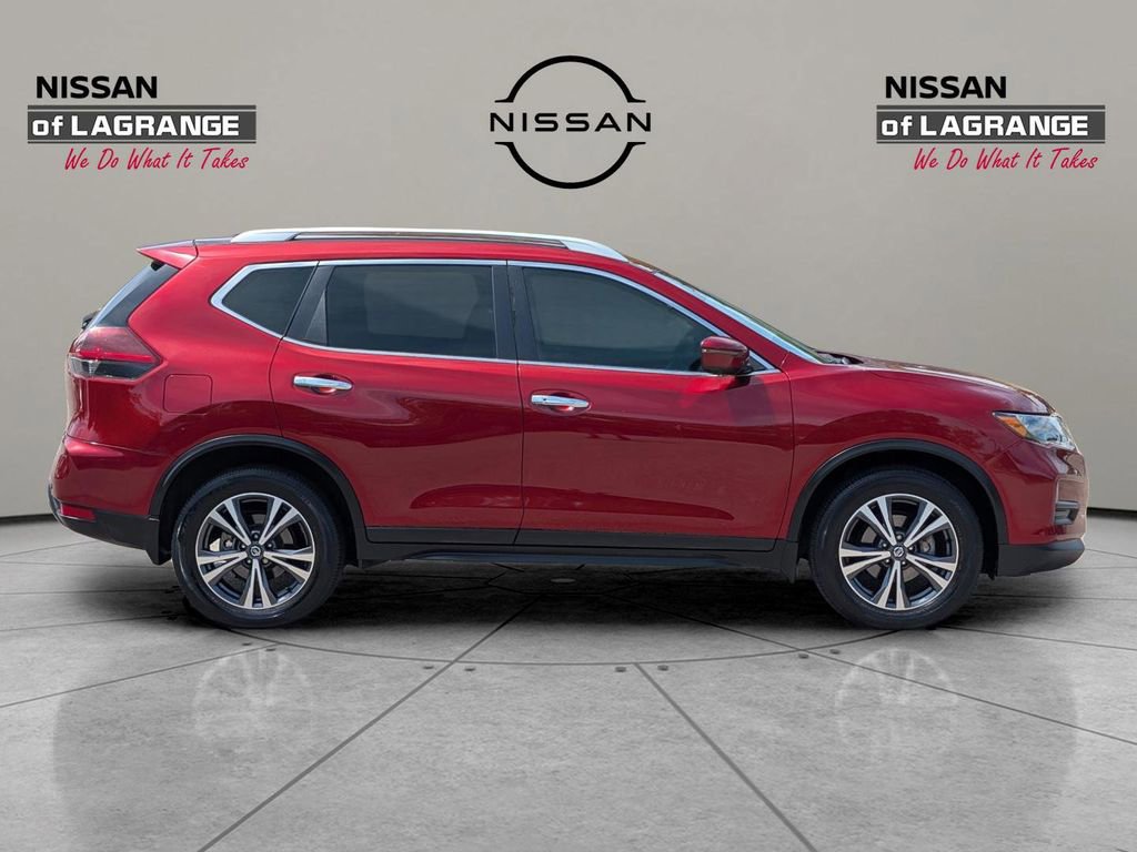 Used 2019 Nissan Rogue SV w/ Premium Package FWD image 4