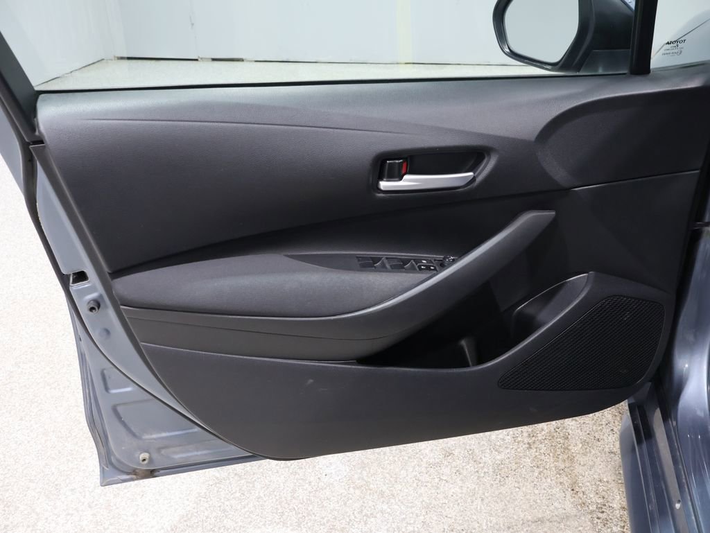 Used 2021 Toyota Corolla LE image 12