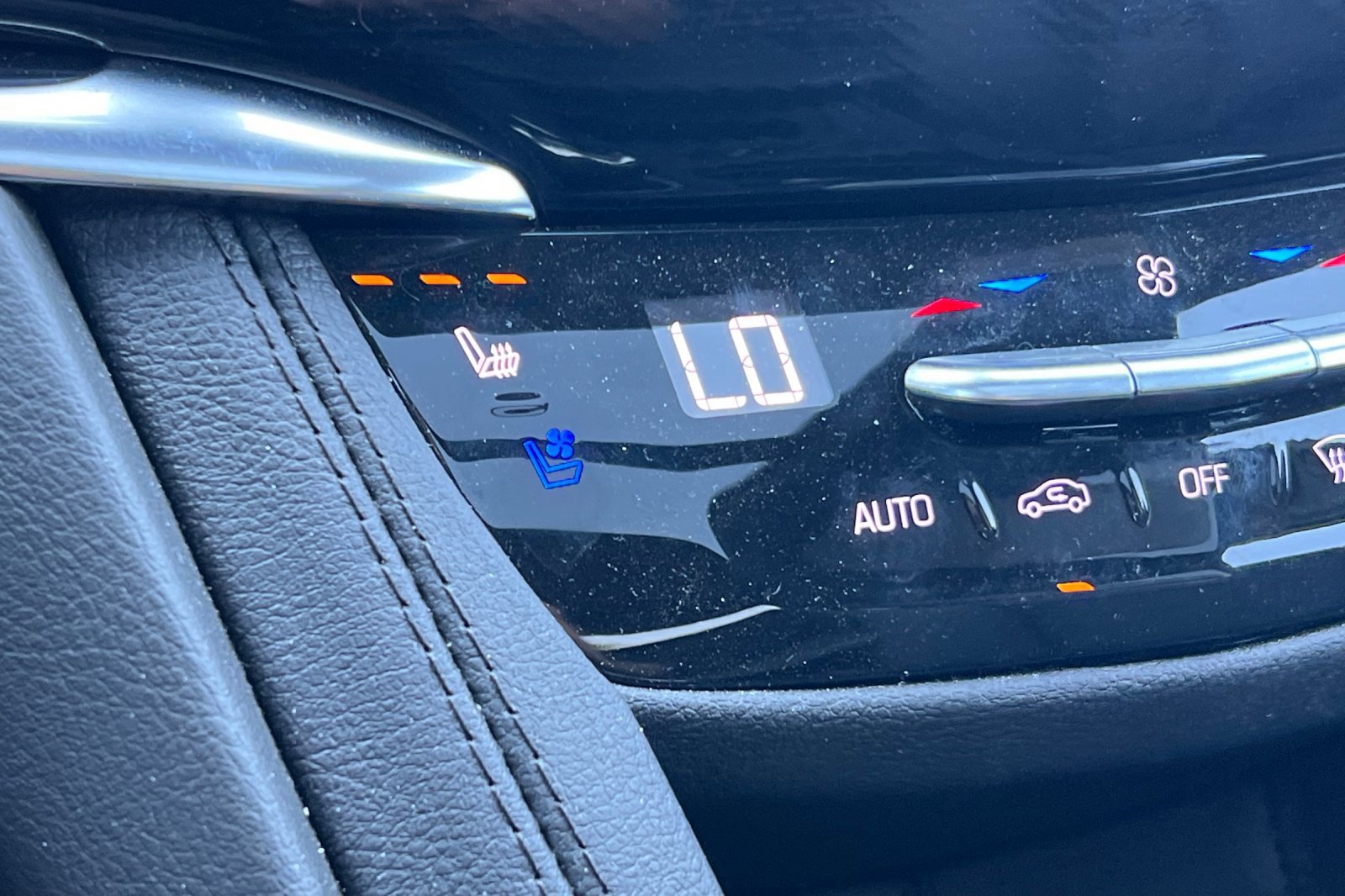 Certified 2024 Cadillac XT6 Sport w/ Platinum Package image 28