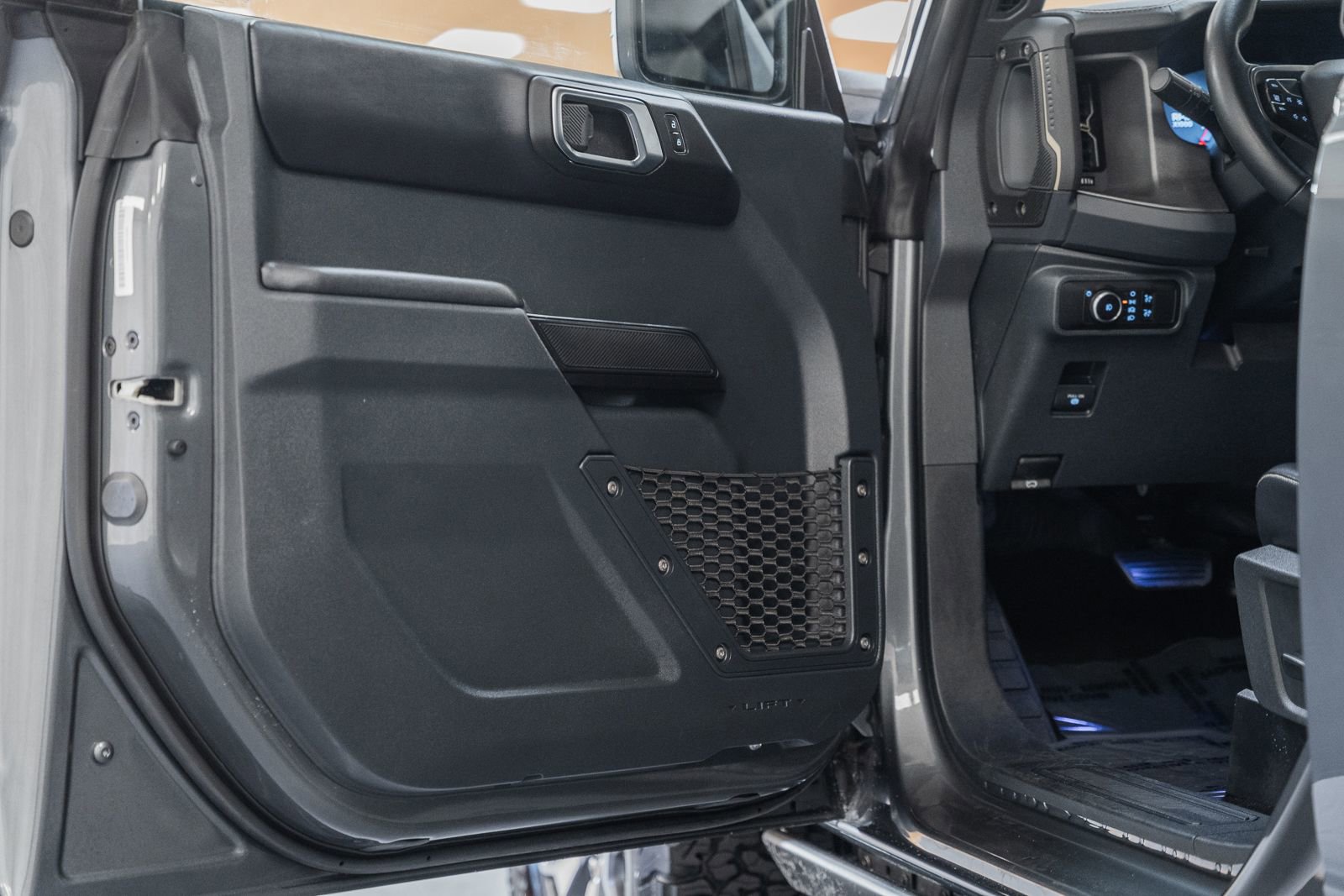 Certified 2025 Ford Bronco Badlands image 45