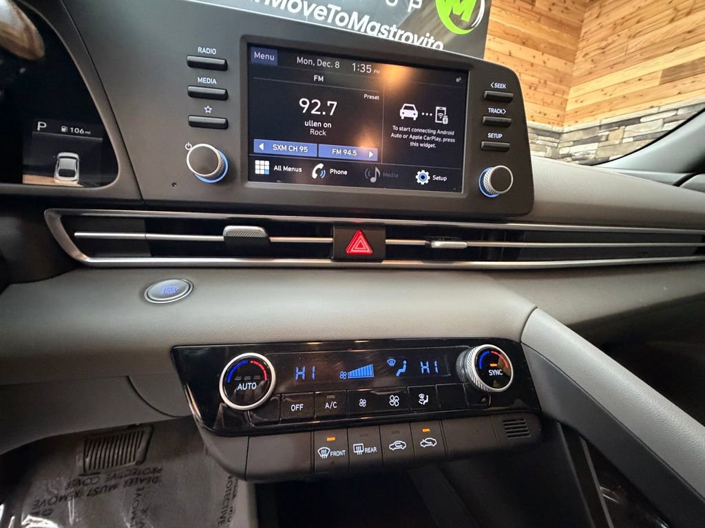 Certified 2023 Hyundai Elantra SEL image 18