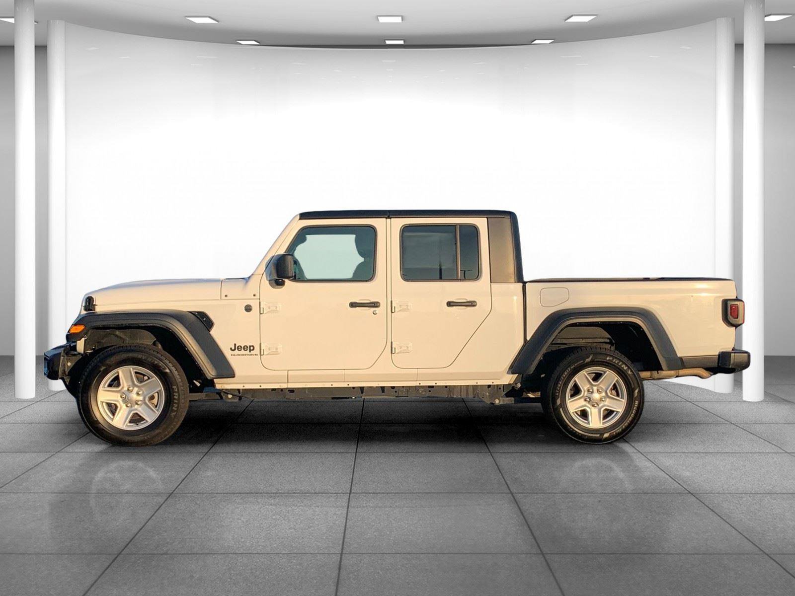 Used 2023 Jeep Gladiator Sport image 4