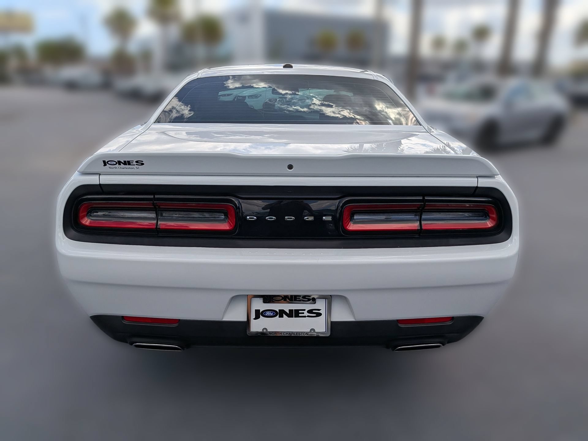 Used 2022 Dodge Challenger SXT RWD image 6